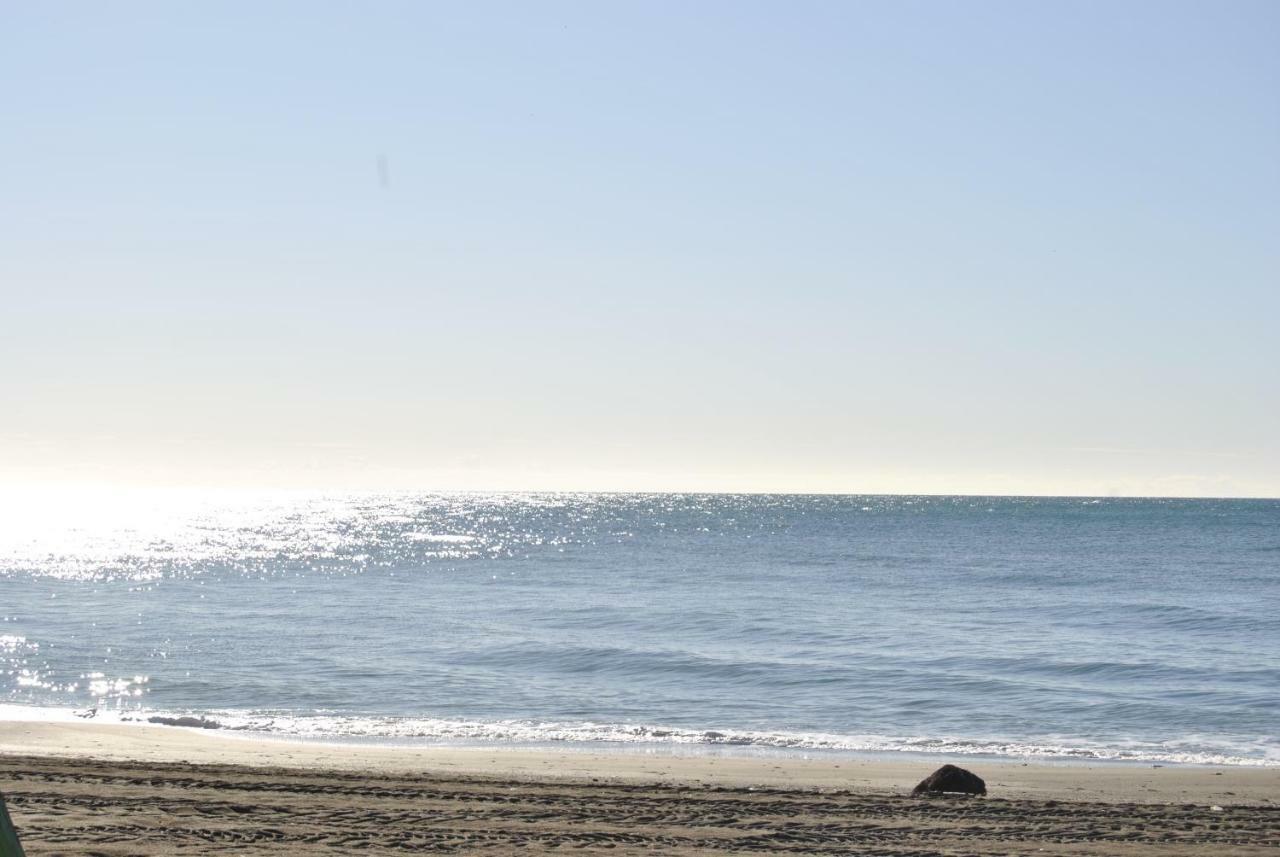 Apartamento Frente Al Mar,Primera Linea De Playa Ринкон-де-ла-Викториа Экстерьер фото
